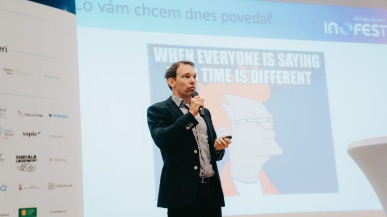 Martin Vlachynský: Najväčším rizikom je odliv mozgov. Slovensko však má stále čo svetu ukázať